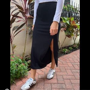 Brandy Melville Josie skirt